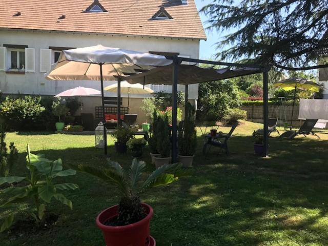 Clos Du Bourg Bed & Breakfast Saint-Cyr-en-Val ภายนอก รูปภาพ
