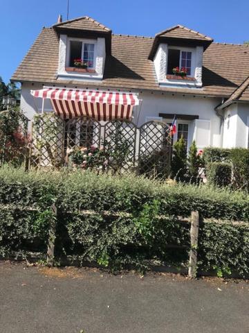 Clos Du Bourg Bed & Breakfast Saint-Cyr-en-Val ภายนอก รูปภาพ